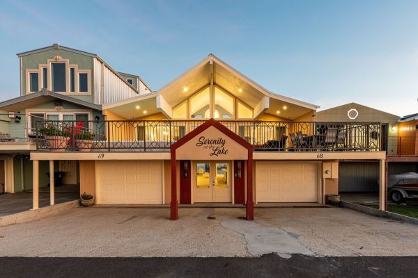 3 BR w/ Pool + Lake Views  -Serenity at the Lake