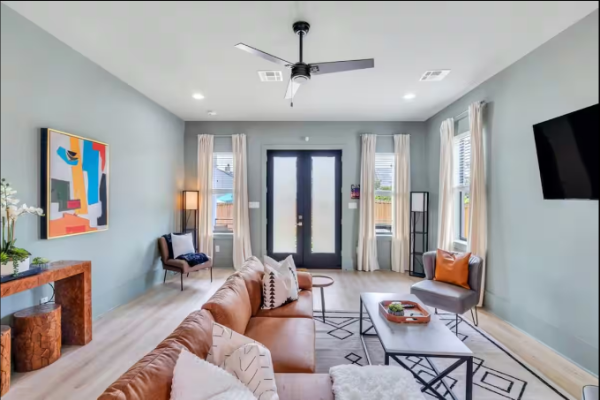 Chateau Miro: 5BR Mid-City Retreat Near Superdome