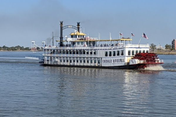 Paddlewheeler Creole Queen Jazz Cruise