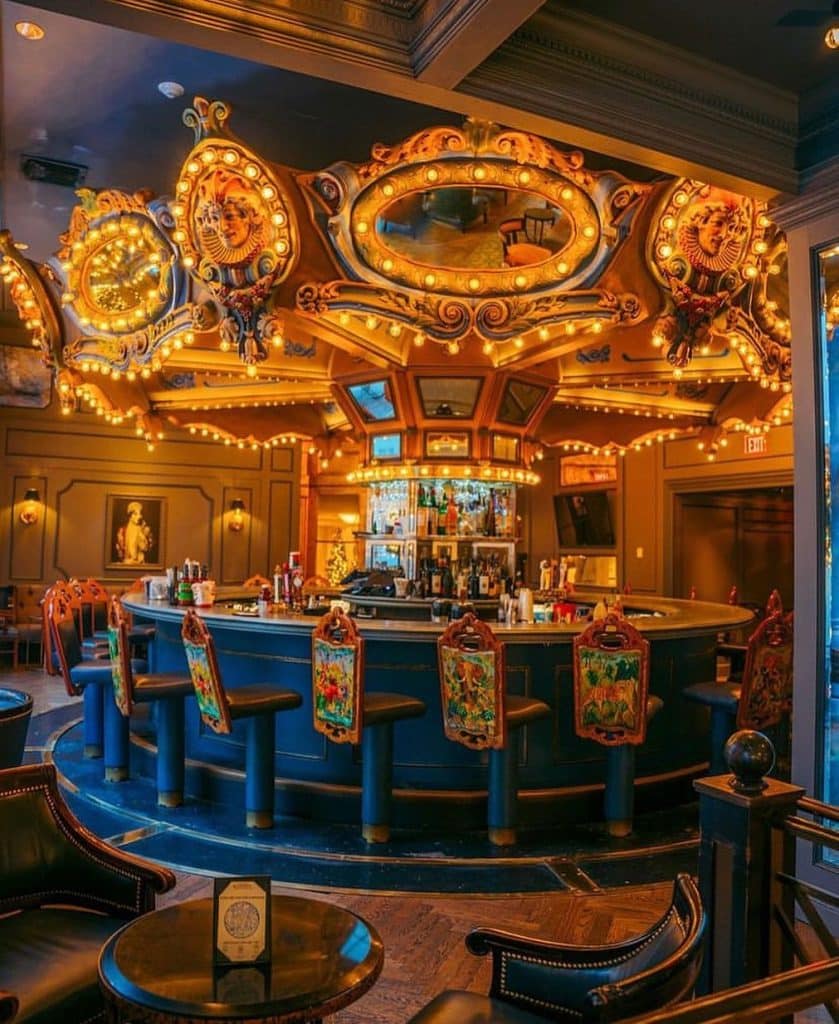 Carousel Bar & Lounge