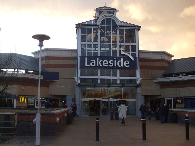 Enjoy a Day of Shopping at Lakeside Shopping Center